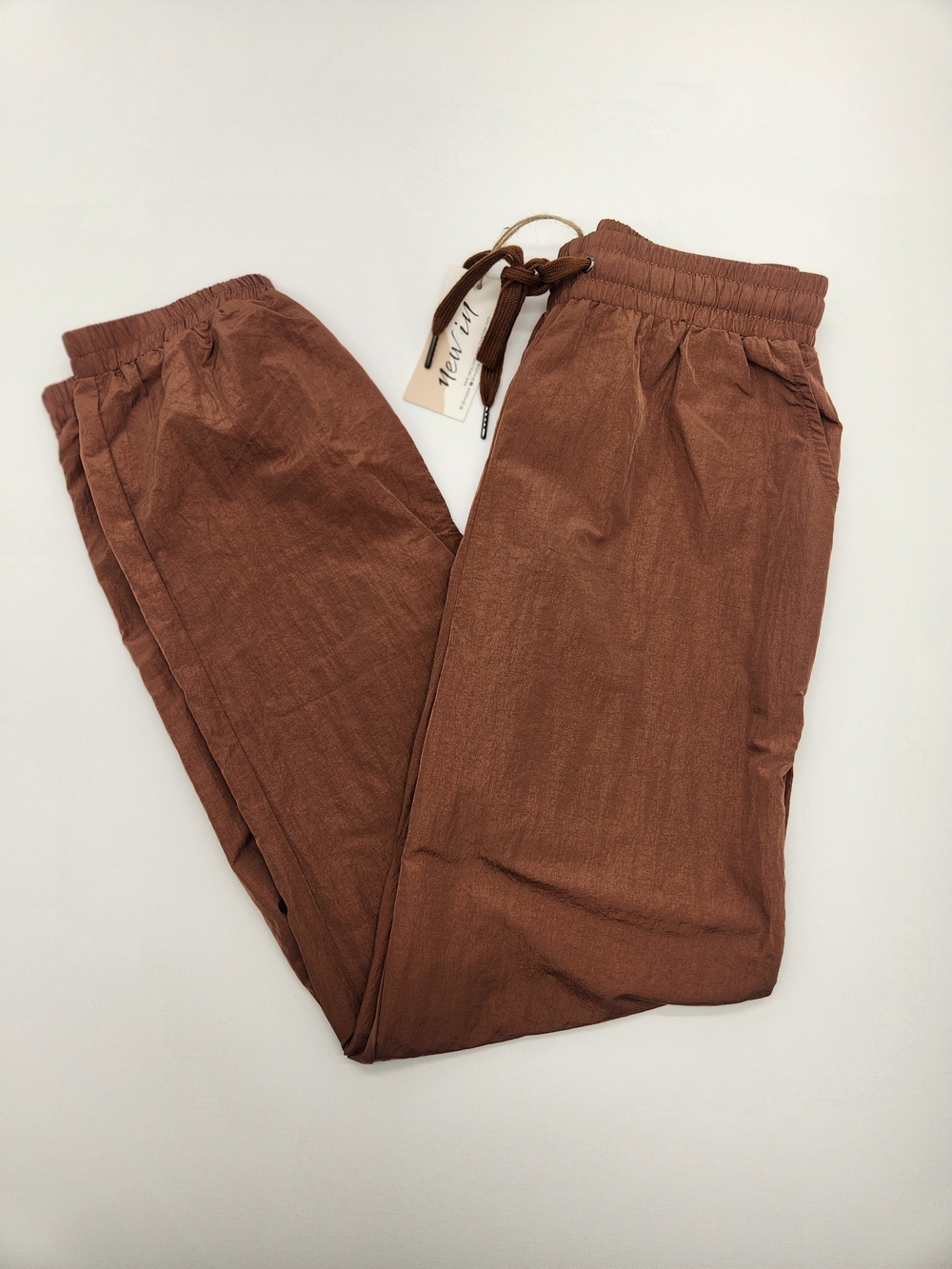 New In Camel Shimmer Jogger Pants Women’s Large Lightweight Pull On NWT - Picture 1 of 8